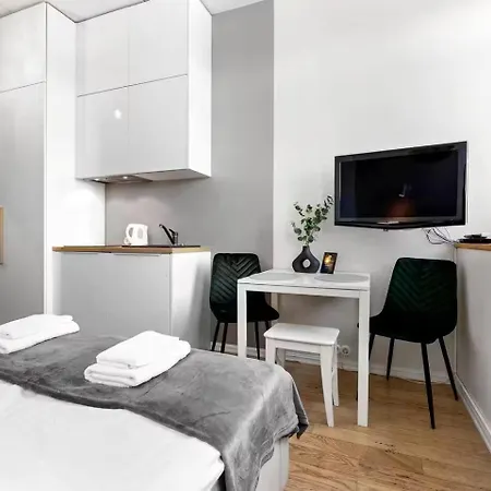 Charming Old Town View דירה טאלין